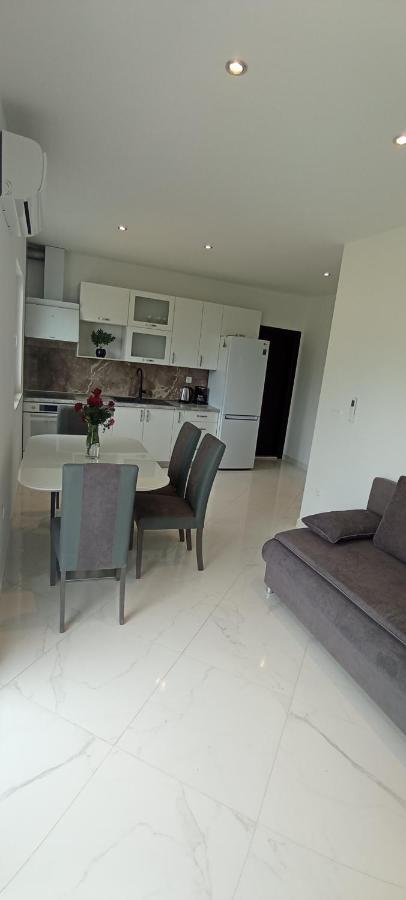 Apartman Stipan Omiš Exterior foto